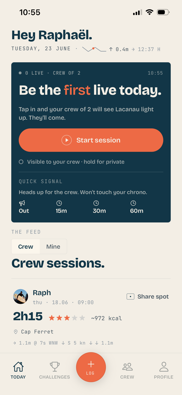 Corail home screen showing the live session prompt and crew feed.